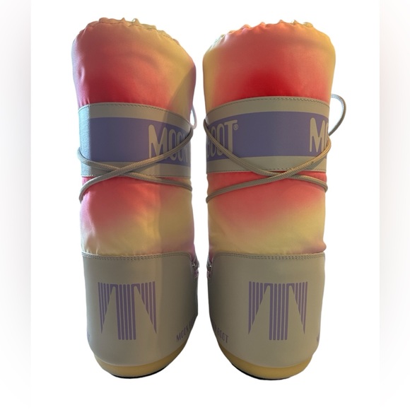 Tie Dye Moon Boot (35/38) - Picture 7 of 15